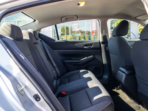 Used 2022 Nissan Altima 2.5 SV FWD image 19