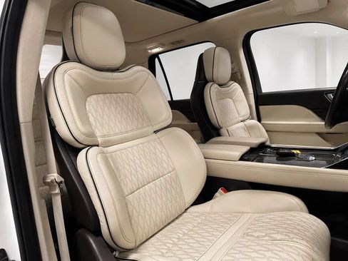 Used 2020 Lincoln Navigator L Black Label w/ Cargo Convenience Package AWD/4WD image 27