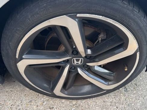 Used 2018 Honda Accord Sport image 11
