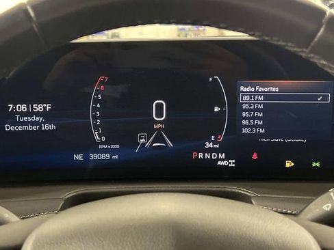 Used 2024 Cadillac XT4 Premium Luxury image 17