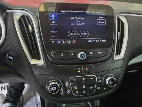 Used 2025 Chevrolet Malibu LT image 19