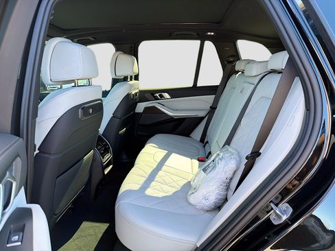 New 2026 BMW X5 xDrive50e w/ Climate Comfort Package image 22