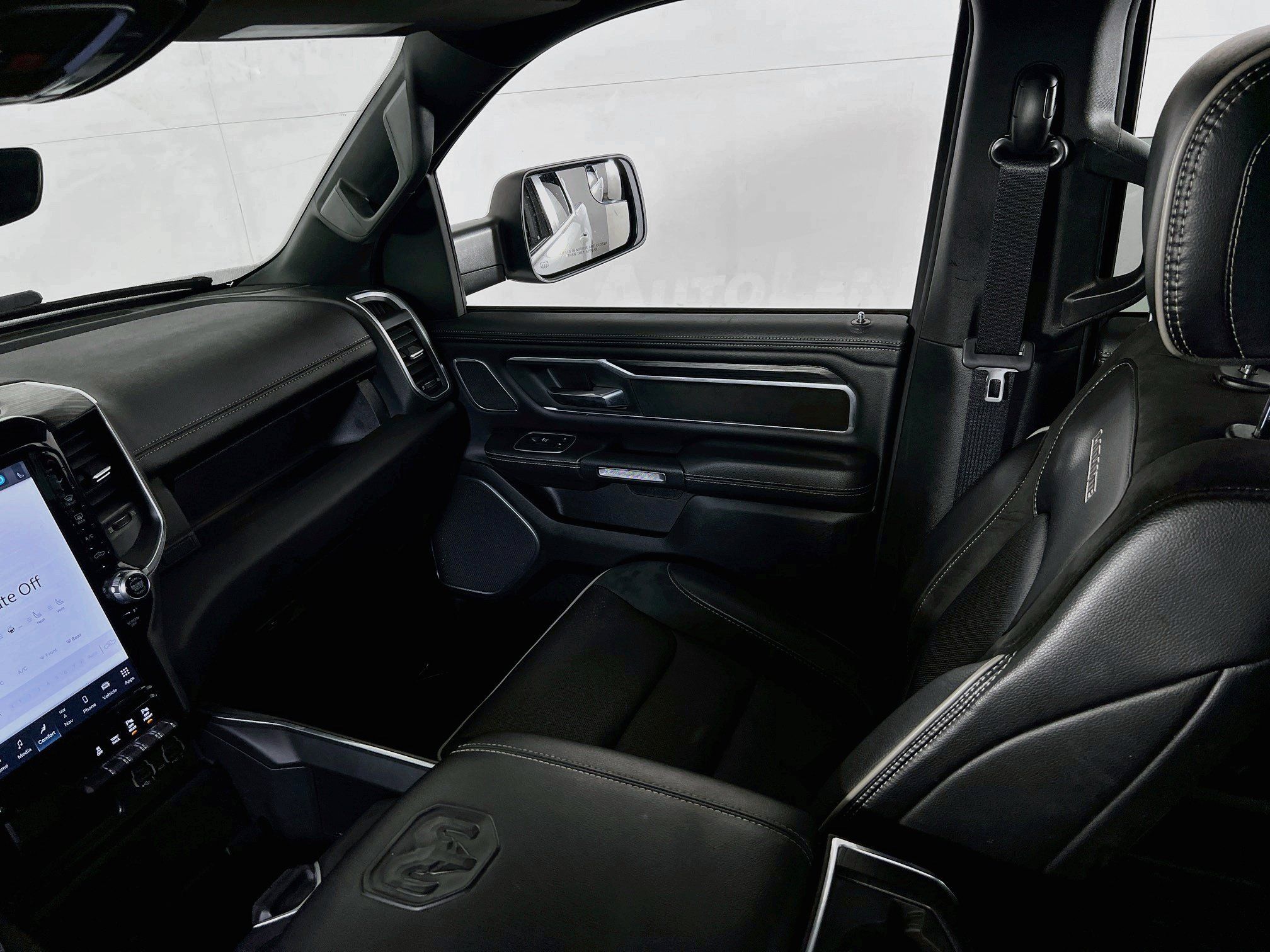 Used 2023 RAM 1500 Laramie AWD/4WD image 23