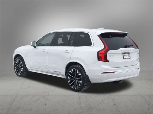 New 2025 Volvo XC90 B5 Plus w/ Protection Package Premier image 4