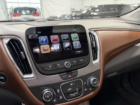 Used 2016 Chevrolet Malibu LT w/ Leather Package image 12