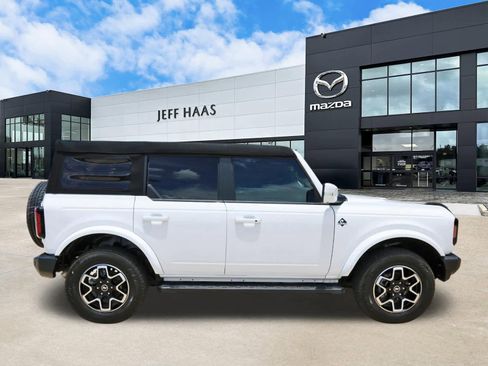 Used 2023 Ford Bronco Outer Banks AWD/4WD image 5