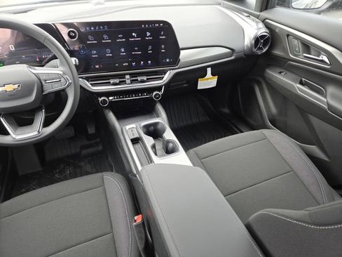 New 2026 Chevrolet Equinox EV LT image 28