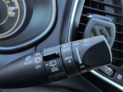 Used 2019 Jeep Cherokee Latitude Plus image 26