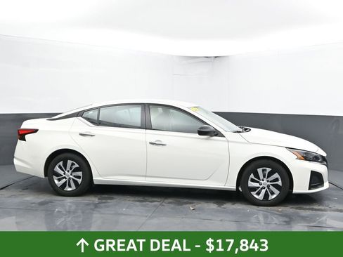 Used 2024 Nissan Altima 2.5 S FWD image 13