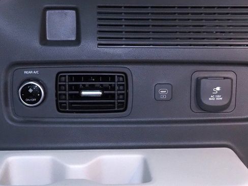 Used 2025 Hyundai Santa Fe Limited image 56