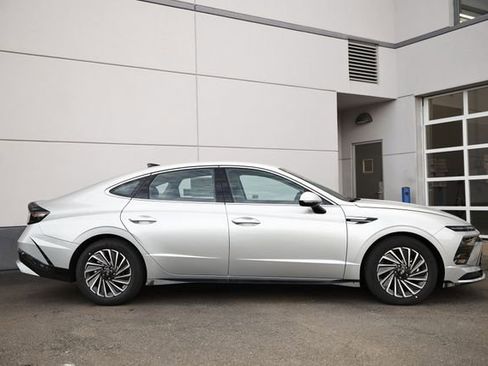 New 2025 Hyundai Sonata SEL image 3