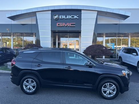 Used 2023 GMC Terrain SLE w/ Driver Convenience Package image 34