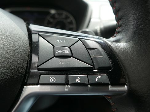 Used 2024 Nissan Altima 2.5 SR FWD image 16