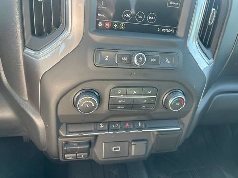 Used 2019 Chevrolet Silverado 1500 Custom Trail Boss w/ Custom Convenience Package AWD/4WD image 27