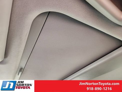 Used 2024 Toyota Prius XLE FWD image 25