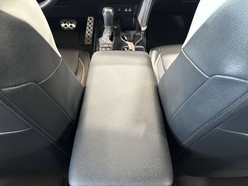 Used 2025 Toyota Camry SE w/ Convenience Package FWD image 22