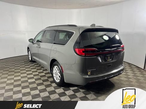 Used 2022 Chrysler Pacifica Touring-L FWD image 7
