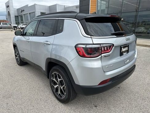 Used 2025 Jeep Compass Limited AWD/4WD image 9