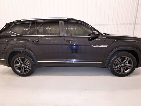 Used 2022 Volkswagen Atlas SEL R-Line AWD/4WD image 2