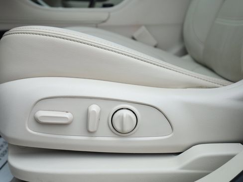 Used 2022 GMC Acadia Denali w/ Denali Ultimate Package image 26