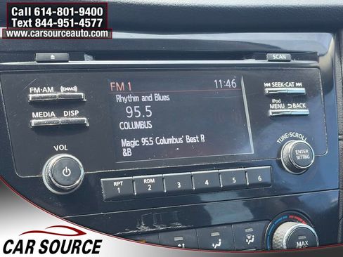 Used 2017 Nissan Rogue SV FWD image 18
