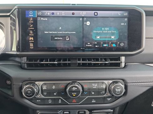 Used 2025 Jeep Gladiator Sport AWD/4WD image 22
