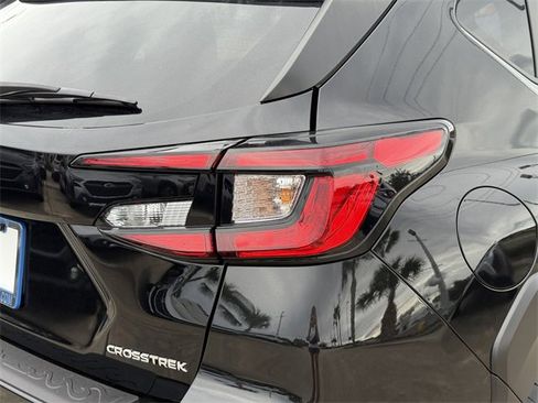 Used 2025 Subaru Crosstrek 2.0i Premium image 9