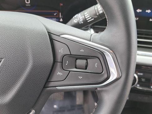 Used 2024 Chevrolet Trax LT w/ Driver Confidence Package FWD image 19