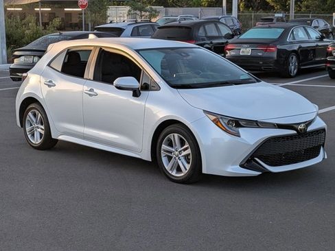 Used 2022 Toyota Corolla SE image 3
