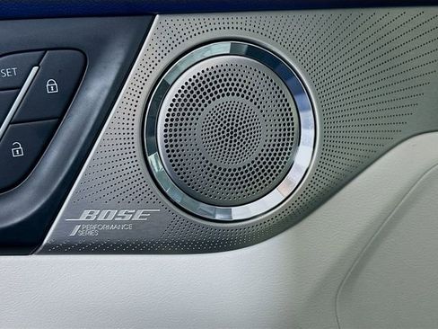 Certified 2025 Buick Enclave Avenir image 19