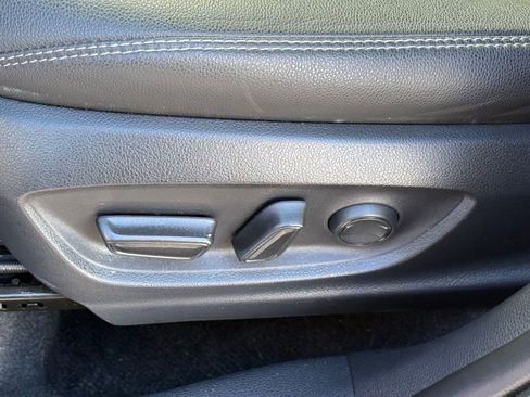 Certified 2022 Toyota Corolla Cross XLE image 13