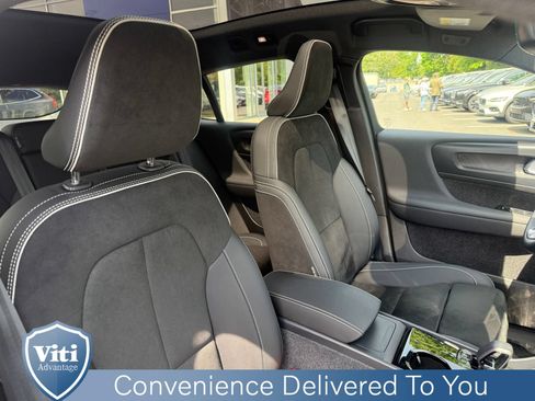 Certified 2023 Volvo C40 P8 Recharge Plus AWD/4WD image 31