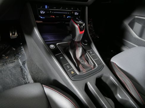 Used 2025 Volkswagen Jetta GLI Autobahn image 24