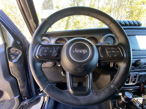 Used 2022 Jeep Wrangler Unlimited Sport image 25