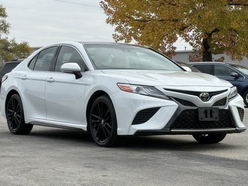 Used 2018 Toyota Camry XSE image 7