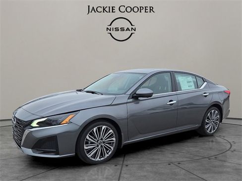 New 2025 Nissan Altima 2.5 SL image 1