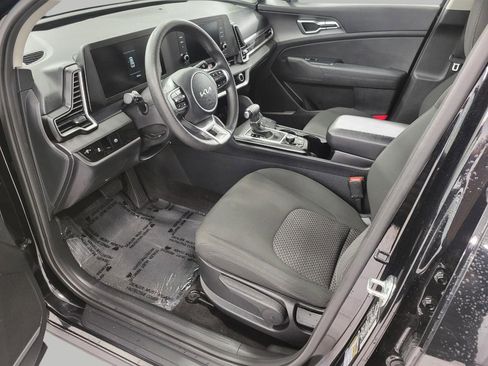 Used 2025 Kia Sportage LX AWD/4WD image 10