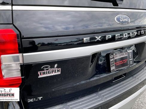 Certified 2024 Ford Expedition XLT image 8