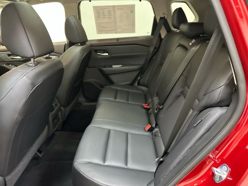 Certified 2023 Nissan Rogue SV w/ SV Premium Package image 19