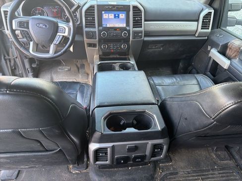 Used 2019 Ford F350 Lariat w/ Lariat Value Package AWD/4WD image 10