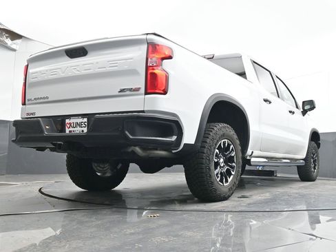 Used 2024 Chevrolet Silverado 1500 ZR2 w/ Technology Package AWD/4WD image 30