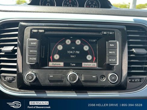Used 2013 Volkswagen Beetle TDI FWD image 18