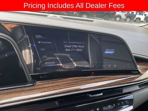 Used 2022 Cadillac Escalade Premium Luxury AWD/4WD image 37