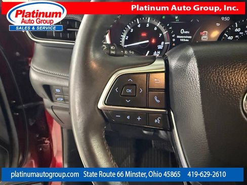 Used 2021 Toyota Highlander XSE FWD image 16