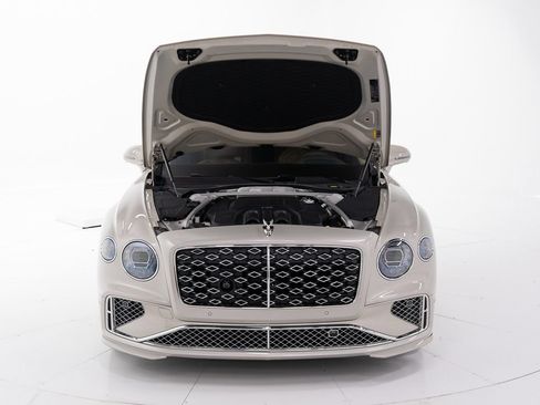 Used 2025 Bentley Flying Spur Plug-In Hybrid AWD/4WD image 49