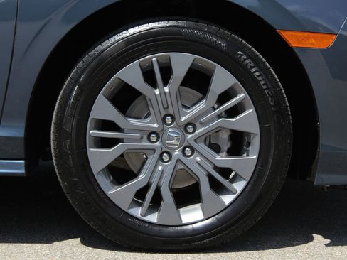Used 2025 Honda Odyssey Touring image 27