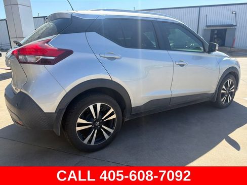 Used 2020 Nissan Kicks SV FWD image 3