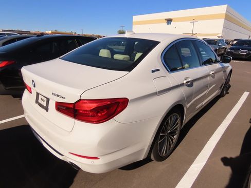 Used 2018 BMW 530e w/ Premium Package 2 image 3
