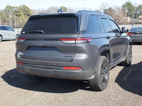 Used 2023 Jeep Grand Cherokee Limited w/ Black Appearance Package image 5