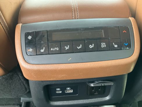 Used 2024 Nissan Pathfinder Platinum w/ Cargo Package AWD/4WD image 36